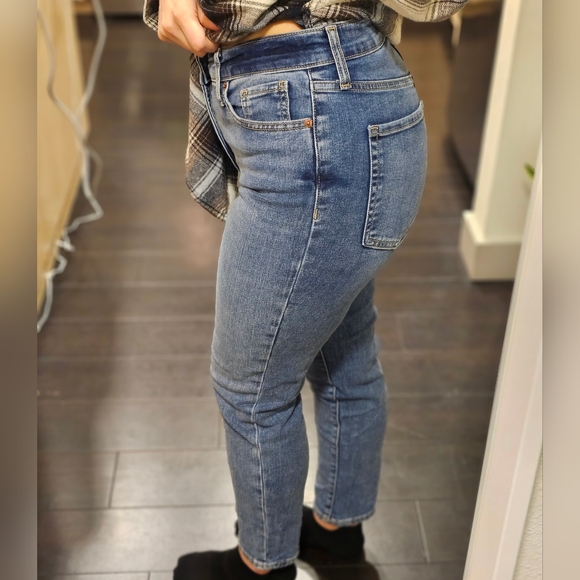 Old Navy OG Straight High Rise Jeans - size 4 - Picture 3 of 10